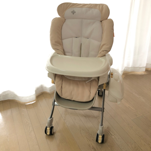 【取引決定】コンビ 電動ハイローチェア　テーブル　チェアカバー付　アフタヌーンティー