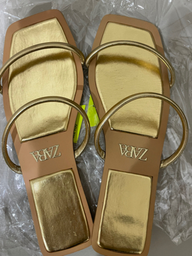 ZARA メタリックフラットサンダル 36 美品