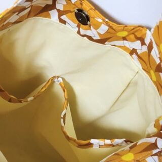 ハンドメイドのタック入りバッグ&スマホポーチの画像