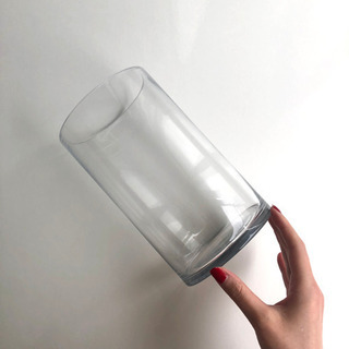 シンプルなフラワーベース