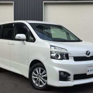 【コミコミ価格】トヨタ　ヴォクシー　ZS　電動ウェルチェア　サイドリフトアップ　両側パワースライド　プッシュスタート　スマートキー　ウィンカーミラー　オートライト　バックカメラ　ETC　車検R4年3月 ♪5362の画像