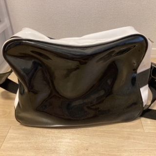エナメルバッグ(中古)