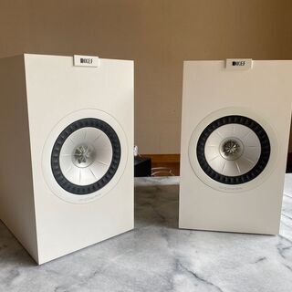 KEF Q350、白。受賞歴のある英国製スピーカー