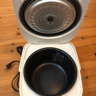 アイリスオーヤマ マイコン炊飯器5.5合 ERC-MA50 の画像