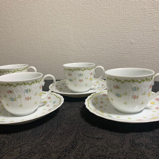 【値下げしました】ティーカップ　カップ&ソーサーセット　ティーセ...