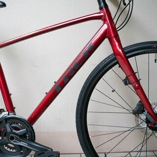クロスバイク　TREK FX3 2020モデル Disc　RageRed　サイズM（サイコン、ライト付き）の画像