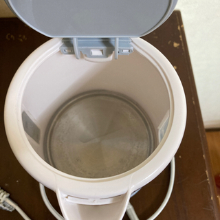 電気ポット　1000円→700円値下げの画像