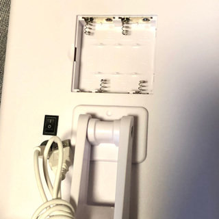 卓上ミラー 三面鏡 LEDライト付き ホワイト 女優ミラー拡大鏡の画像