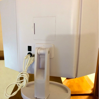 卓上ミラー 三面鏡 LEDライト付き ホワイト 女優ミラー拡大鏡の画像