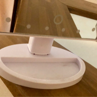 卓上ミラー 三面鏡 LEDライト付き ホワイト 女優ミラー拡大鏡の画像