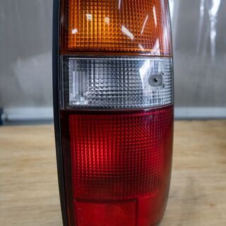 【良品】トヨタ ランドクルーザー 80 純正 テール 33-06903 R 右 ランクル