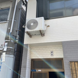 <新規案件多数+住み込み可+社用車有+日払い可>