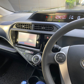 込み込み価格！H27年式アクア　車検令和5年2月まで　走行距離95000km　グレードS　バックカメラ　地デジ　プッシュスタート　スマートキー　純正ナビなどの画像
