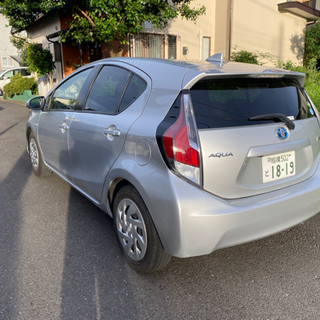 込み込み価格！H27年式アクア　車検令和5年2月まで　走行距離95000km　グレードS　バックカメラ　地デジ　プッシュスタート　スマートキー　純正ナビなどの画像