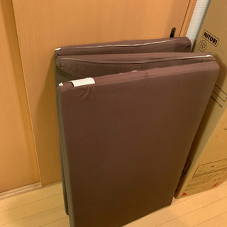 折り畳み低反発マットレスの画像
