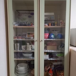 食器棚の画像