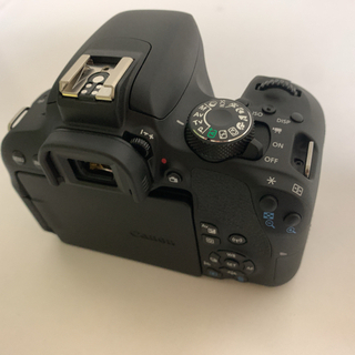 【ほぼ新品】Canon EOS KISS X9i ダブルズームキットの画像