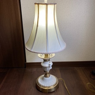 Quoizel Lenox Matelasse アンティーク　テーブルランプの画像