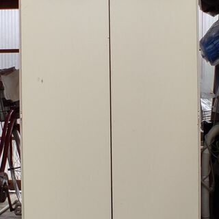 棚　開き戸　収納　キャビネット　木製の画像