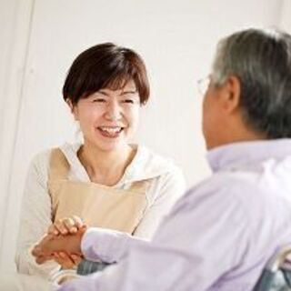 【急募１名＠中央区】40～50代のミドル層も活躍中！☆介護 ☆未経験可 ☆週払い可の画像