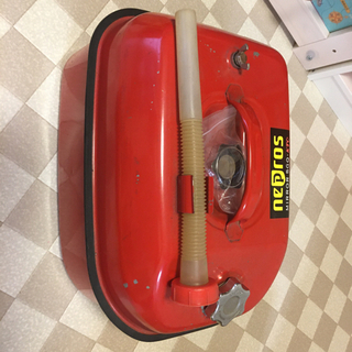 ガソリン携行缶　20リッターの画像