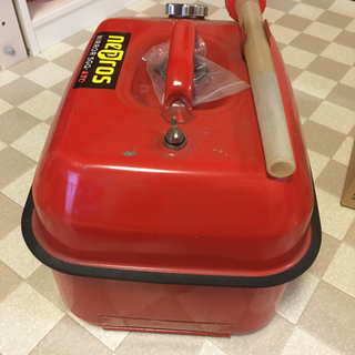 ガソリン携行缶　20リッターの画像