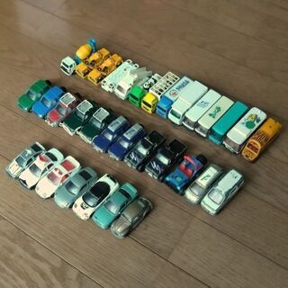 玩具メーカー　トミカのミニカー色々