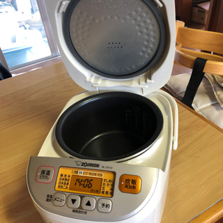 象印　マイコン炊飯ジャー　5.5合炊きの画像
