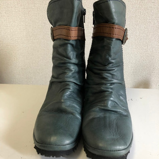 グリーン　ショートブーツの画像