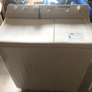 ２槽式の洗濯機です。