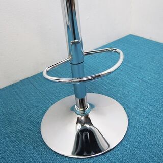 白色 カウンターチェア 使用1年程度 ① HA11の画像