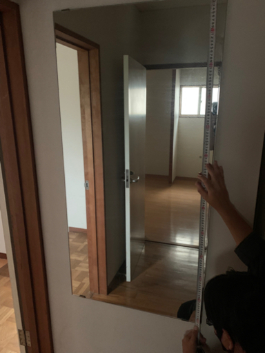 大きな姿見の鏡