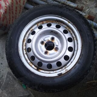 スタッドレスタイヤ　　 MAXXIS PRESA ICE  3本の画像