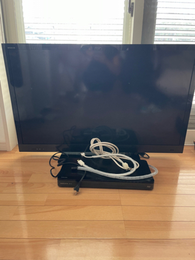 Sony ブラビア　40インチテレビ/ TOSHIBA レグザサーバー