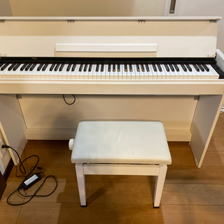 ヤマハ電子ピアノ　白　美品！