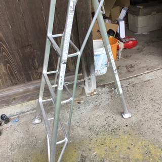アルミ製三脚脚立、4段