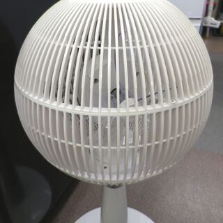 360度回転！ リビング扇風機 ビズライフ エアボール 360° 白 カラフルLEDライト付き　西岡店 の画像
