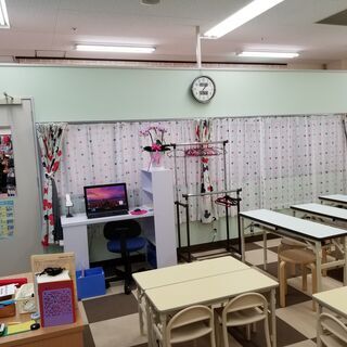 公文式教室の備品一式（学習机・椅子、教材棚、その他）
