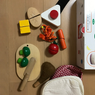 ままごと キッチン 木のおもちゃ 3歳 4歳 5歳 子供 誕生日プレゼント　木と布のコラボ 手作りおべんとう の画像