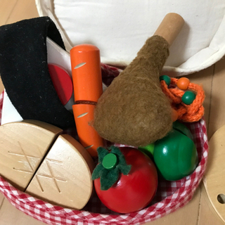ままごと キッチン 木のおもちゃ 3歳 4歳 5歳 子供 誕生日プレゼント　木と布のコラボ 手作りおべんとう の画像