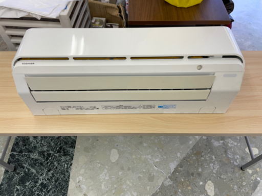TOSHIBA ルームエアコン(6畳用)   プラズマ空清＆自動お掃搭載エアコン　標準取付工事込み　リサイクルショップ宮崎屋住吉店　21.11.4  y
