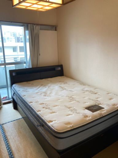 ニトリのベッドフレームとシーリーのマットレス　ダブルサイズ