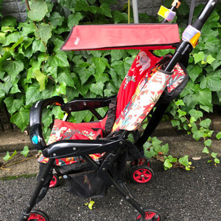 combi  B型ベビーカーの画像