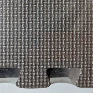 大判ジョイントマット　８枚／セット　60㎝×60㎝　厚さ20㎜　1000円の画像
