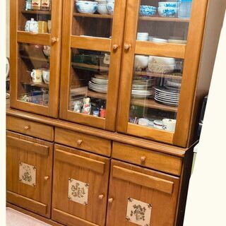 木製食器棚　運搬時上下分けられるタイプ　8/21まで　値段要相談　上下別々のお取引可能の画像