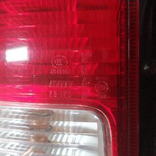 【送料込・引き取り大歓迎】　トヨタ　ハイエース純正テールランプ　《左右セット　200系》の画像