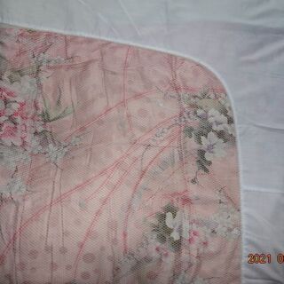 　☆★☆★布団・カバー付き１枚・柄毛布・カバー無し１枚・共に中古...