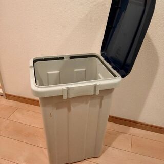 取引中です。    ゴミ箱 45リットル