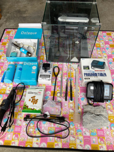 水槽とＣＯ2スターターキットなど