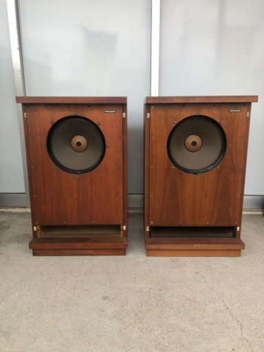 大きなスピーカー　パイオニア　LE-30